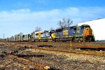 CSX 4827 on Q-409